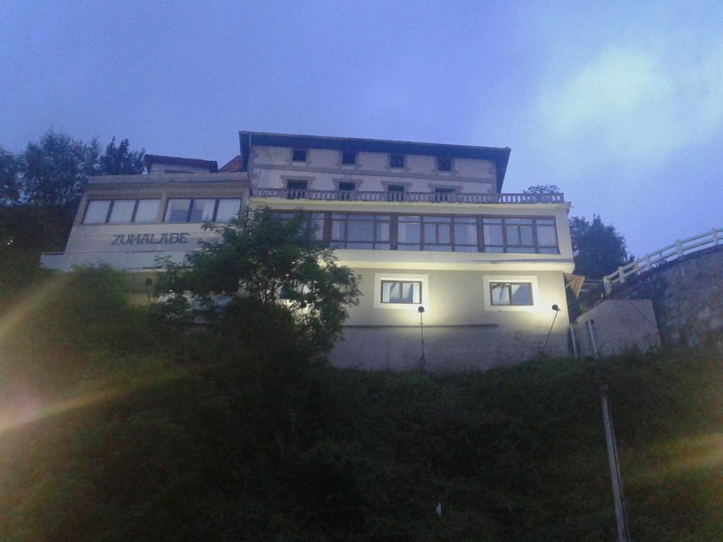 מוטריקו Hotel Zumalabe מראה חיצוני תמונה